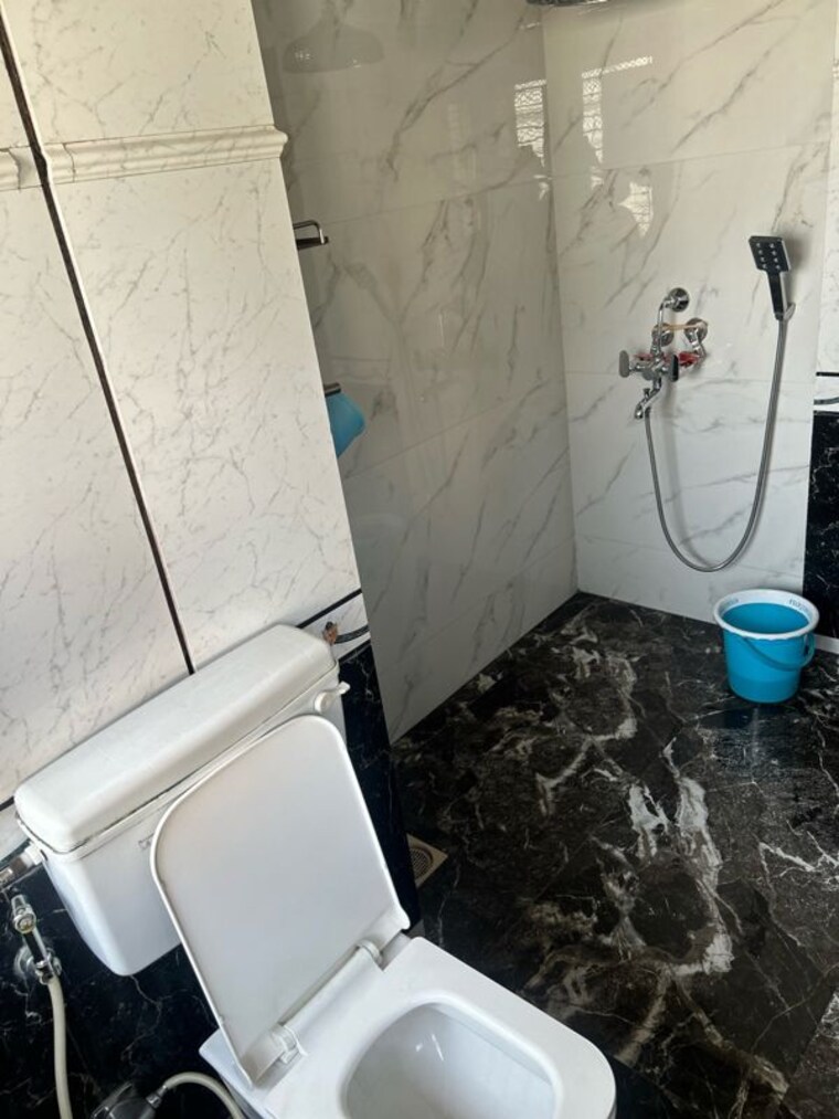 Bathroom, andheri east 3 Bedroom 1600 Sq.Ft. Apartment In Andheri East Mumbai 9229526
