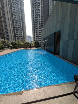 Swimming Pool in 2 BHK Apartment at Kalpataru Immensa, Kolshet Road – for Sale