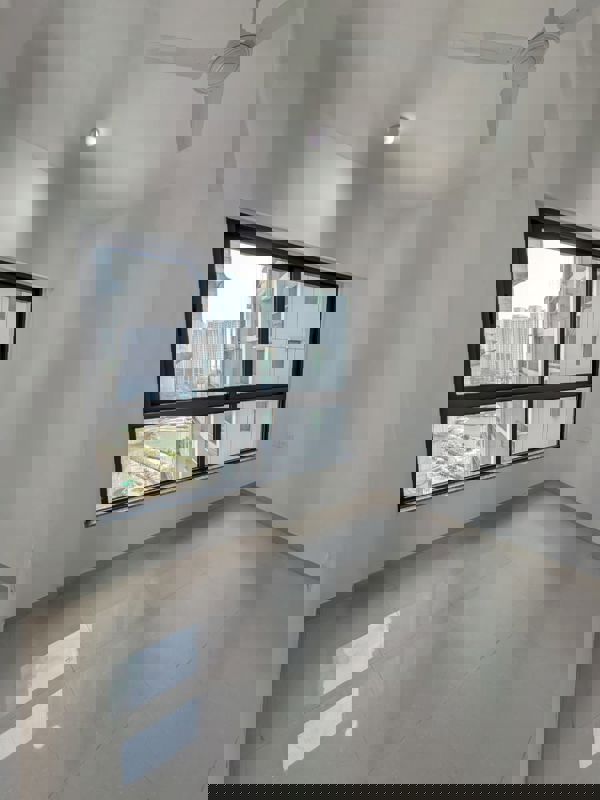 Room in 2 BHK Apartment at Kalpataru Immensa, Kolshet Road – for Sale