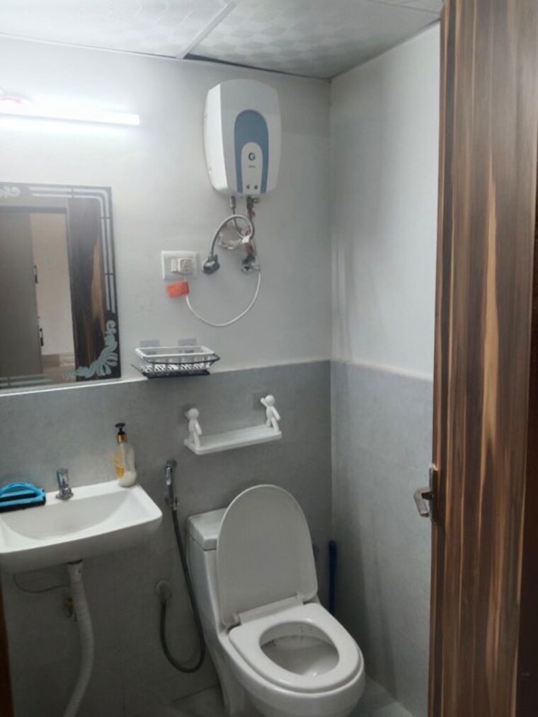 Master Bedroom, suncity-avenue-76 2 Bedroom 635 Sq.Ft. Apartment In Sector 76 Gurgaon 9924833