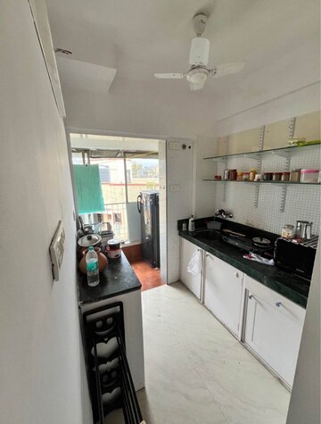 Team Area in 3 BHK Apartment at Riddhi Tower, Malad East – for Rent