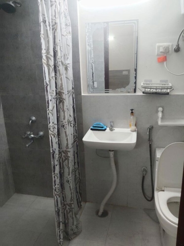 Bathroom, suncity-avenue-76 2 Bedroom 635 Sq.Ft. Apartment In Sector 76 Gurgaon 9924844