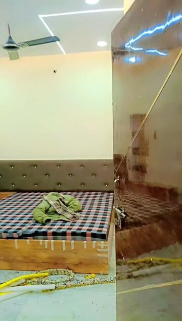 Furnished Amenities in 3 BHK Builder Floor at Shalimar Garden Extension I – for Sale