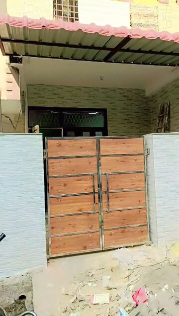 Furnished Amenities in 3 BHK Builder Floor at Shalimar Garden Extension I – for Sale