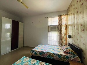 Bedroom in 1 BHK Builder Floor at Kriti CGHS, Sector 21c – for Rent