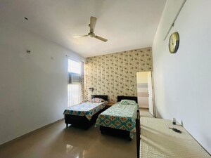 Living Room in 1 BHK Builder Floor at Kriti CGHS, Sector 21c – for Rent