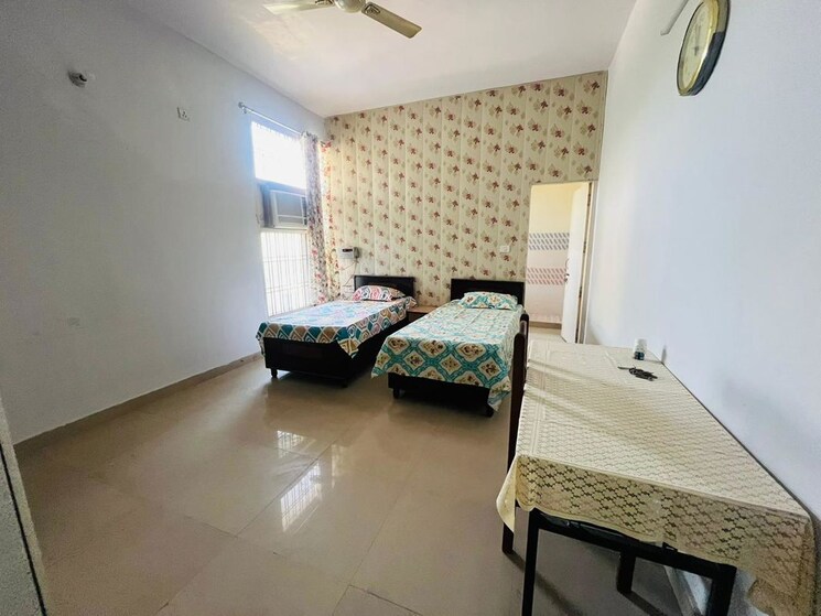 Bedroom, kriti-cghs 1 Bedroom 900 Sq.Ft. Builder Floor In Sector 21c Faridabad 9924876