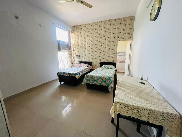 Bedroom, kriti-cghs 1 Bedroom 900 Sq.Ft. Builder Floor In Sector 21c Faridabad 9924876
