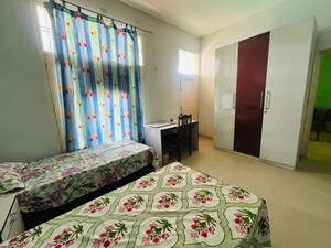 Bedroom in 1 BHK Builder Floor at Kriti CGHS, Sector 21c – for Rent