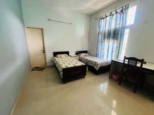 Living Room in 1 BHK Builder Floor at Kriti CGHS, Sector 21c – for Rent
