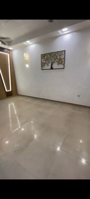 Room in 3 BHK Builder Floor at Shakti Khand 2 – for Sale