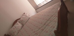 Room in 2 BHK Apartment at House Of Hiranandani Plots, Devanahalli – for Rent