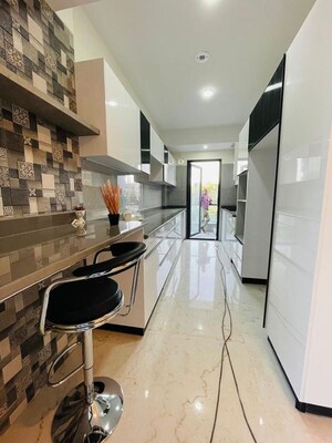 Team Area in 4 BHK Apartment at BPTP Floors, Sector 70 – for Sale