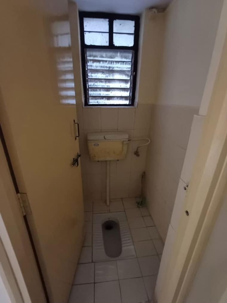 Bathroom, paranjape-akashdeep-ii 1.5 Bedroom 850 Sq.Ft. Apartment In Dhayari Pune 9924886