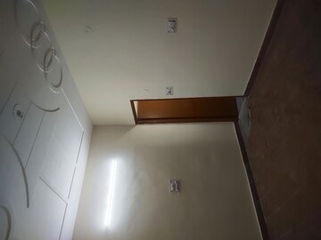 1 BHK Independent House For Rent in Sector 7