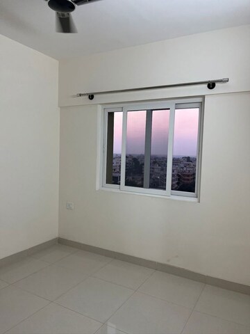 Room in 3 BHK Apartment at Brigade Orchards Juniper, Devanahalli – for Rent