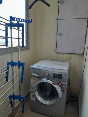 Master Bedroom in 2 BHK Apartment at Alaknanda Apartment Gomti Nagar, Gomti Nagar – for Rent