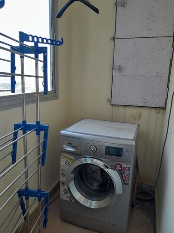 Master Bedroom in 2 BHK Apartment at Alaknanda Apartment Gomti Nagar, Gomti Nagar – for Rent