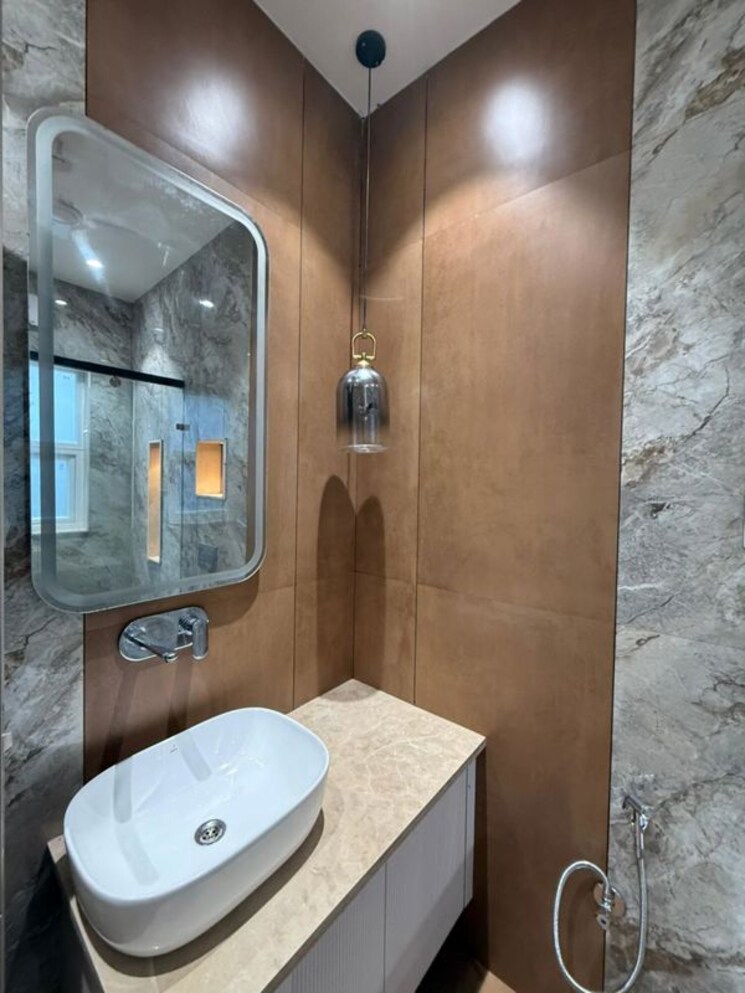 Bathroom, greater kailash i 3 Bedroom 208 Sq.Yd. Builder Floor In Greater Kailash I Delhi 9924906