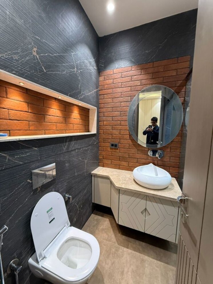 Bathroom, greater kailash i 3 Bedroom 208 Sq.Yd. Builder Floor In Greater Kailash I Delhi 9924906