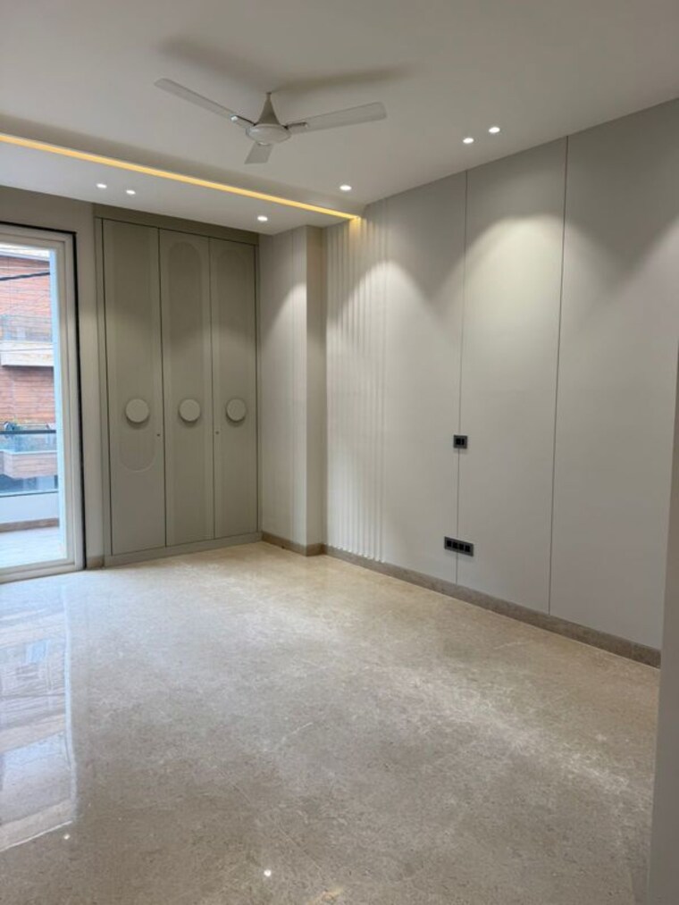 Room, greater kailash i 3 Bedroom 208 Sq.Yd. Builder Floor In Greater Kailash I Delhi 9924906