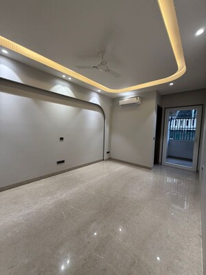 Room in 3 BHK Builder Floor at Greater Kailash I – for Rent