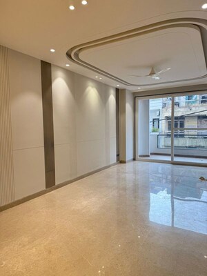 Room in 3 BHK Builder Floor at Greater Kailash I – for Rent