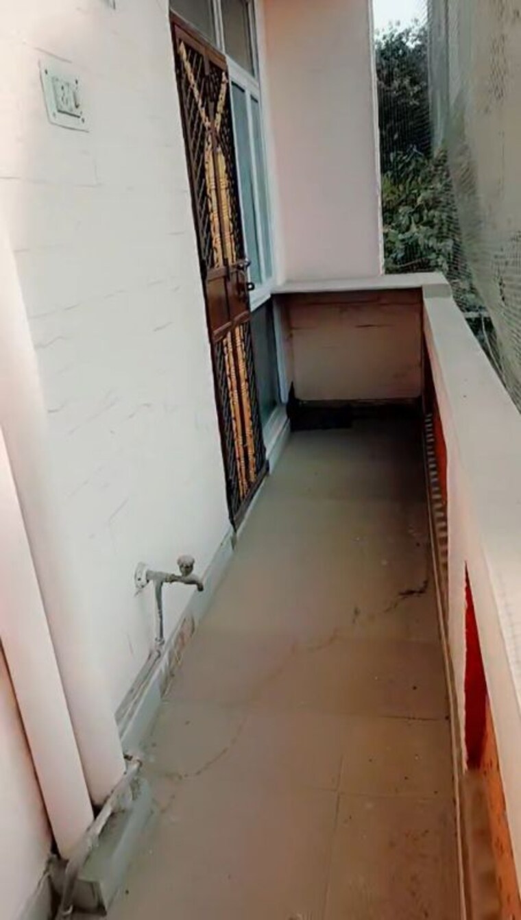 undefined, dilshad colony 3 Bedroom 1200 Sq.Ft. Builder Floor In Dilshad Colony Delhi 9924898