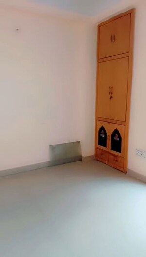 Room in 3 BHK Builder Floor at Dilshad Colony – for Sale