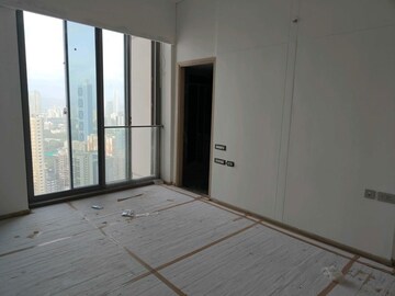 Room in 4 BHK Apartment at Rustomjee Crown, Prabhadevi – for Rent