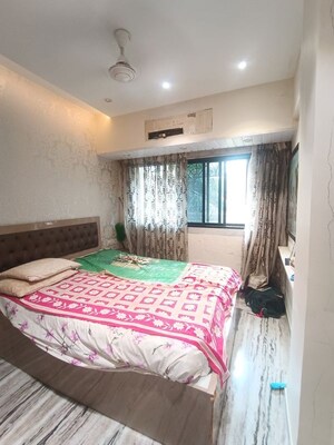 Bedroom in 2 BHK Apartment at Dahisar West – for Rent