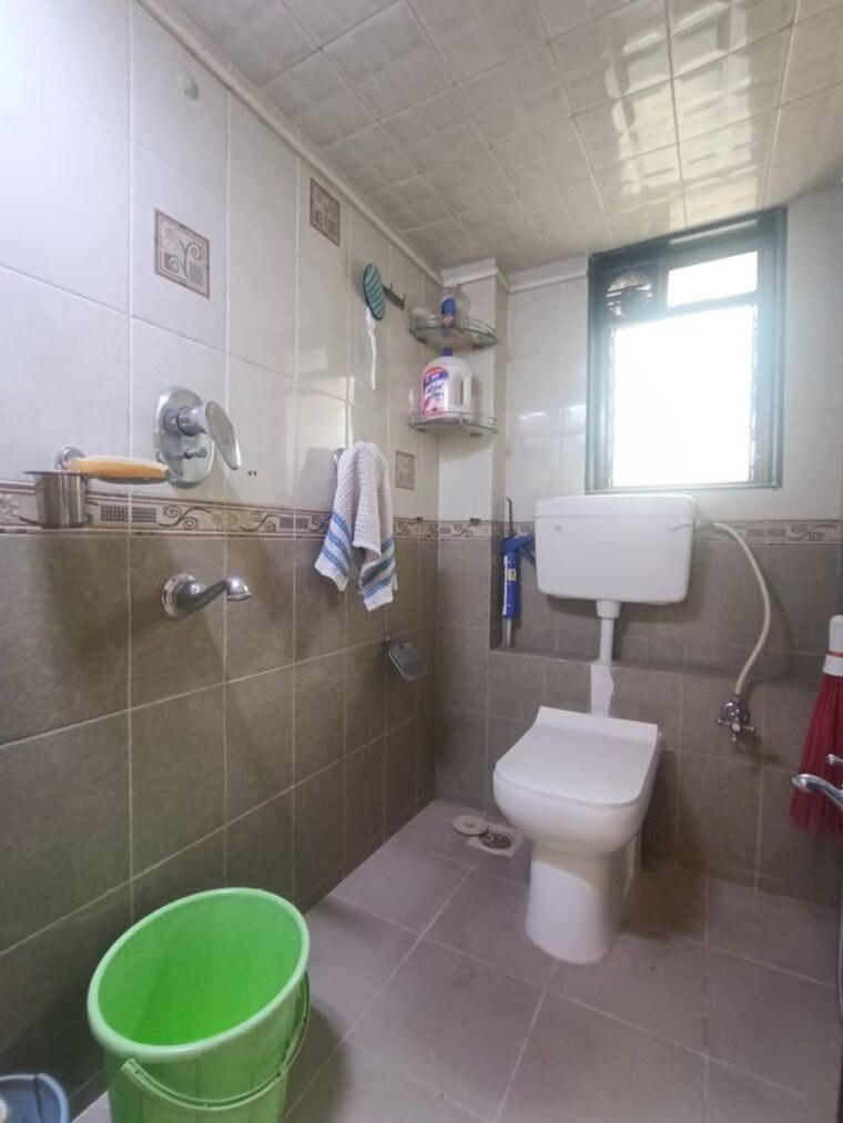 Bathroom, dahisar west 2 Bedroom 650 Sq.Ft. Apartment In Dahisar West Mumbai 9924945