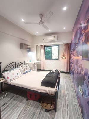 Bedroom in 2 BHK Apartment at Dahisar West – for Rent