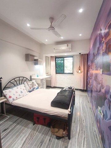 Bedroom in 2 BHK Apartment at Dahisar West – for Rent