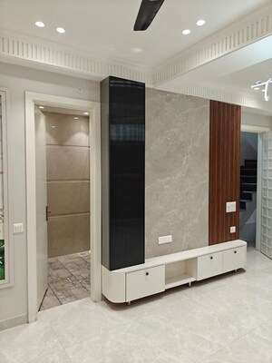 Building Lobby in 3 BHK Builder Floor at Mahavir Enclave 1 – for Rent