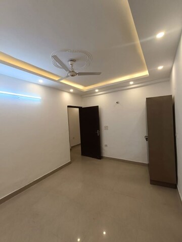Room in 2 BHK Apartment at Saket – for Rent