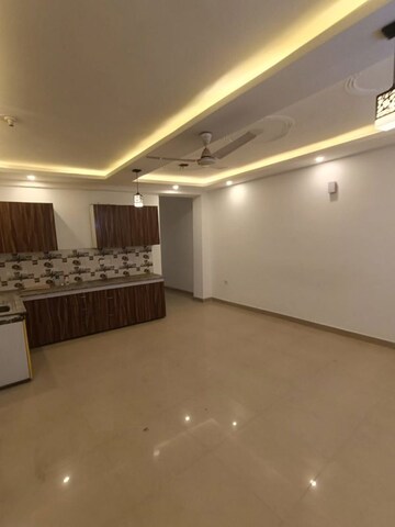 Room in 2 BHK Apartment at Saket – for Rent