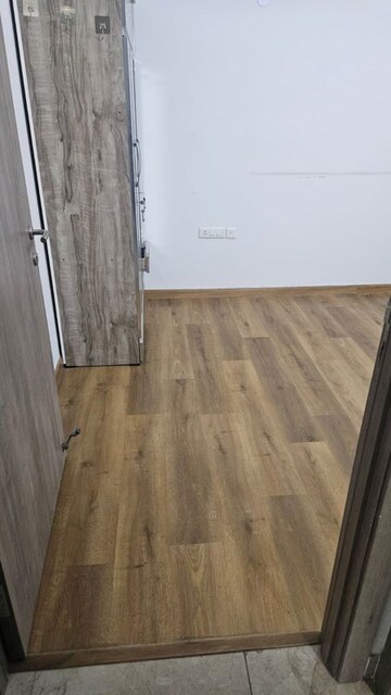 Room in 3 BHK Builder Floor at Emaar Palm Gardens, Sector 83 – for Sale