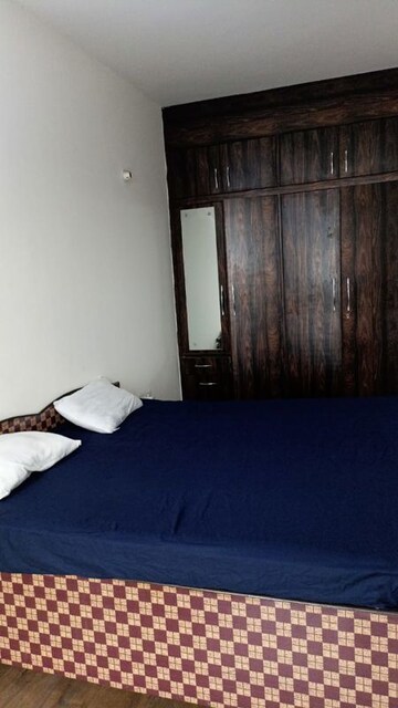 Room in 3 BHK Builder Floor at Emaar Palm Gardens, Sector 83 – for Sale