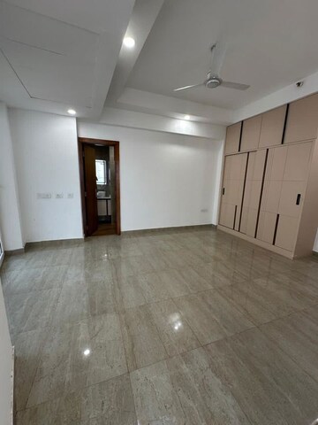Room in 3 BHK Apartment at Prateek Edifice, Sector 107 – for Rent