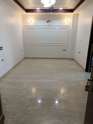  Shop For Rent in Rani Bagh