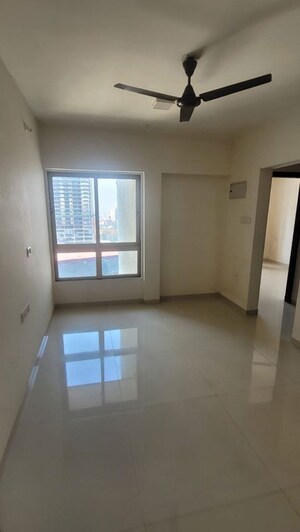 Room in 2 BHK Apartment at Shapoorji Pallonji BKC 28, Bandra East – for Rent
