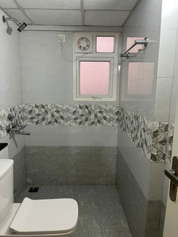 Bathroom, casagrand-boulevard 3 Bedroom 1952 Sq.Ft. Apartment In Hennur Road Bangalore 9924988