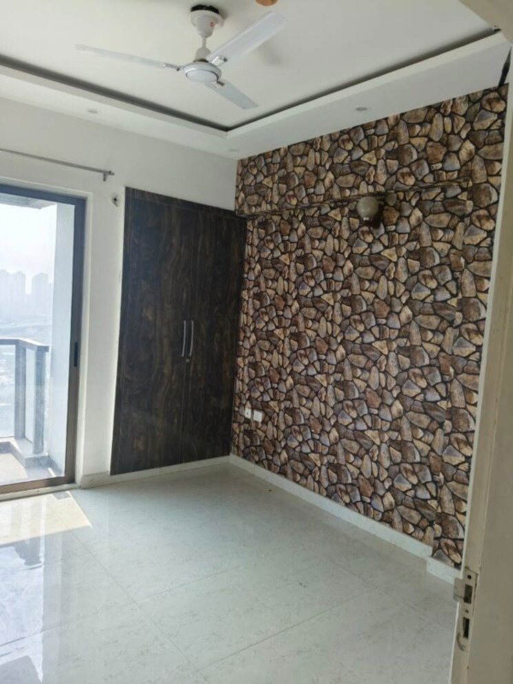 Room, paras-dews 3.5 Bedroom 2100 Sq.Ft. Apartment In Sector 106 Gurgaon 9924961