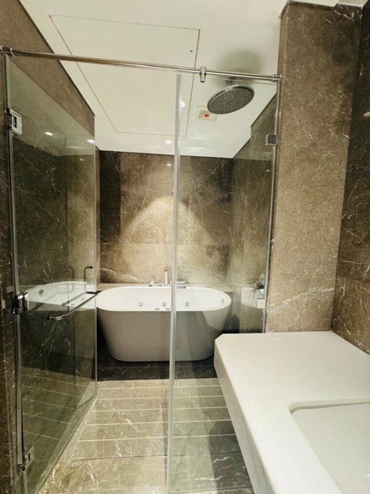 Bathroom, rustomjee-crown 4 Bedroom 2550 Sq.Ft. Apartment In Prabhadevi Mumbai 9924990