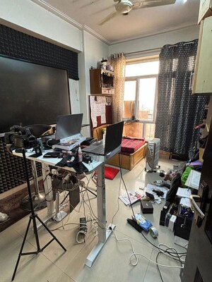 Master Bedroom in 3 BHK Apartment at Supertech 34 Pavilion, Sector 34 – for Rent