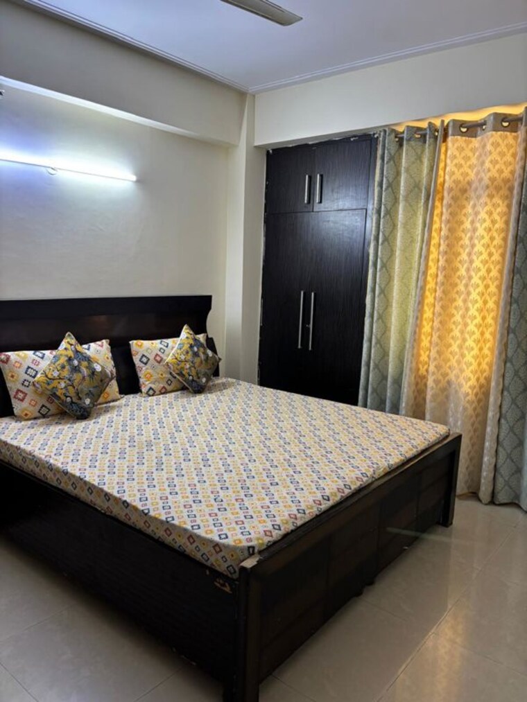 Bedroom, supertech-34-pavilion 3 Bedroom 1295 Sq.Ft. Apartment In Sector 34 Noida 9925017