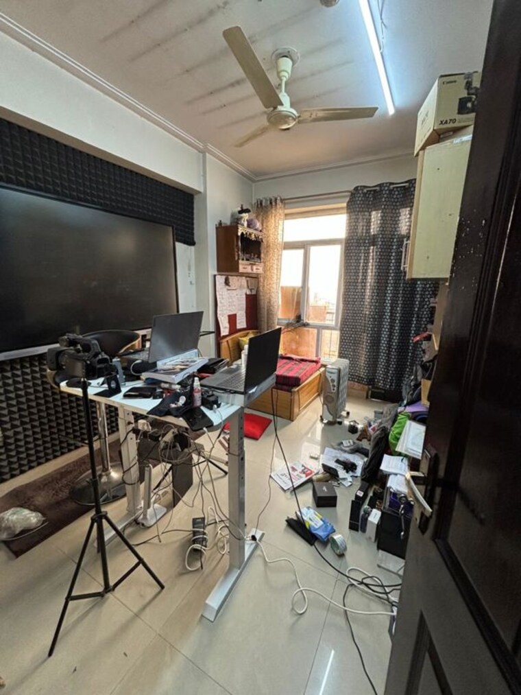 Master Bedroom, supertech-34-pavilion 3 Bedroom 1295 Sq.Ft. Apartment In Sector 34 Noida 9925017