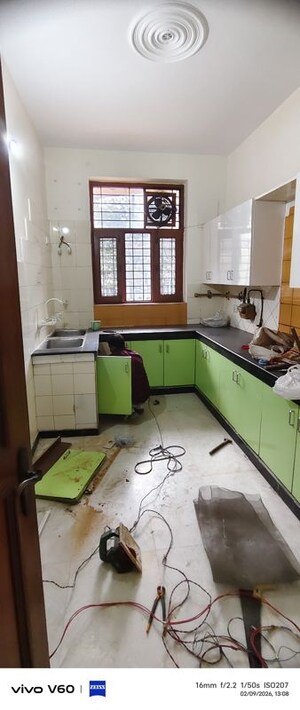 Master Bedroom in 2.5 BHK Independent House at RWA Apartments Sector 41, Sector 41 – for Rent