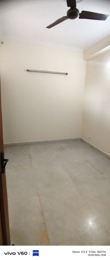 Room in 2.5 BHK Independent House at RWA Apartments Sector 41, Sector 41 – for Rent